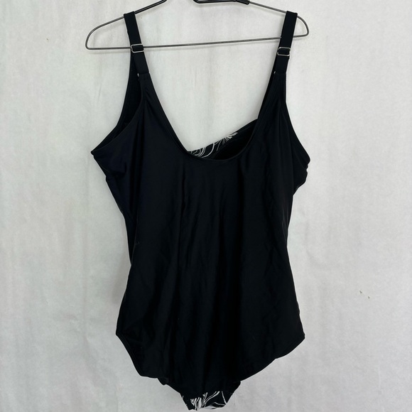 Swimsuits for all black & white floral one piece bathing suit size 24 - Picture 3 of 5